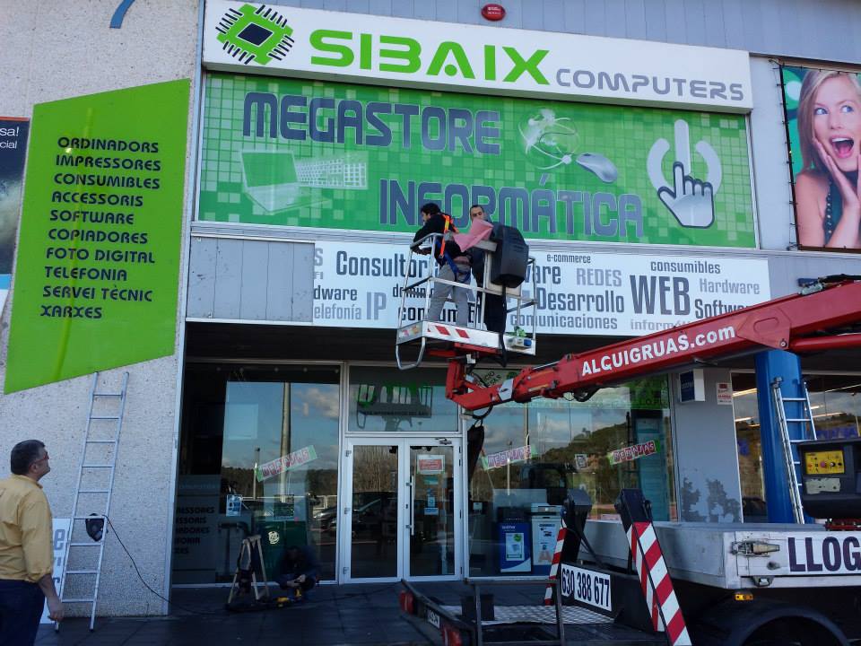 Cartelería exterior para negocio en Tarragona